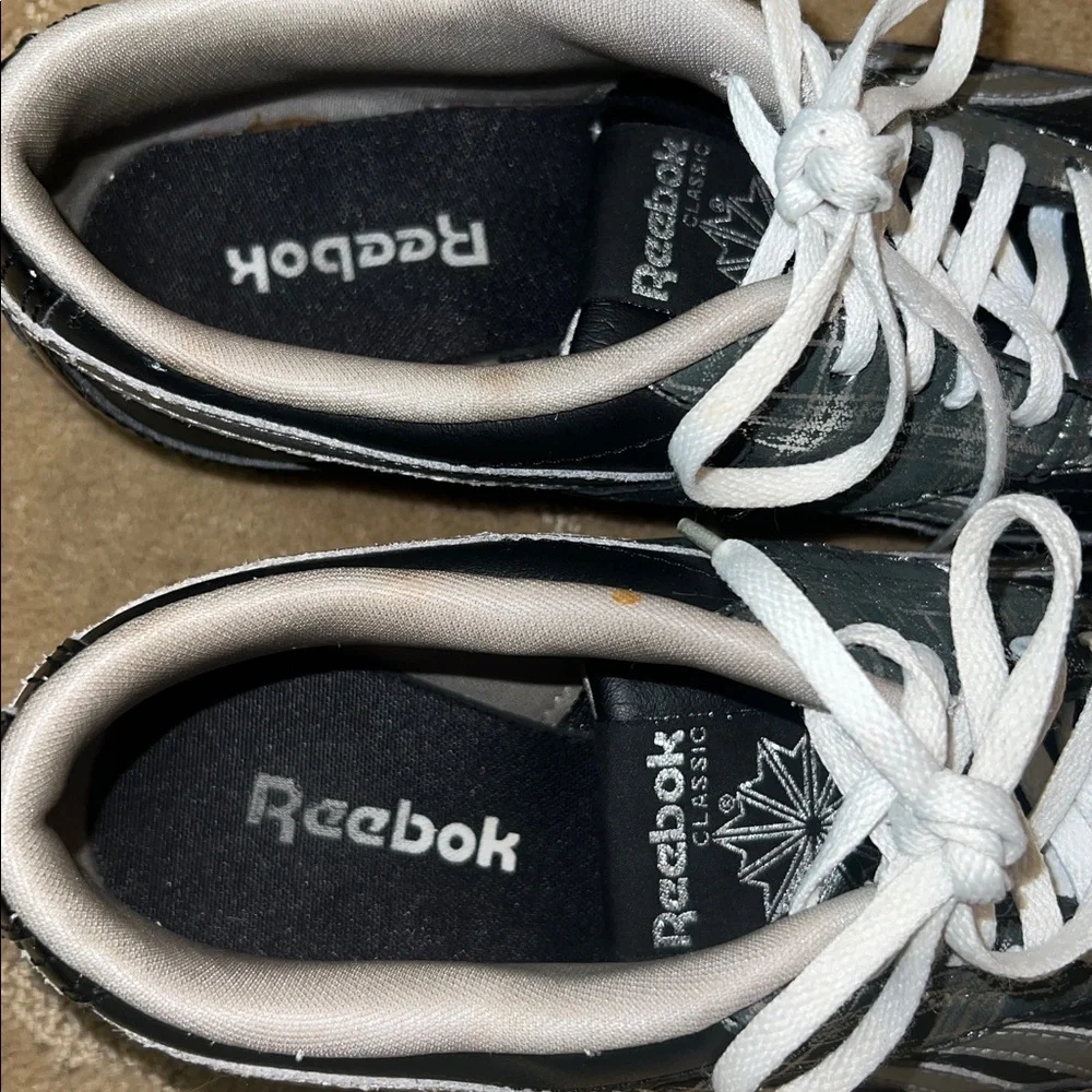 Reebok Classics Women’s Black and Gold Plaid Sneakers, Sz 7